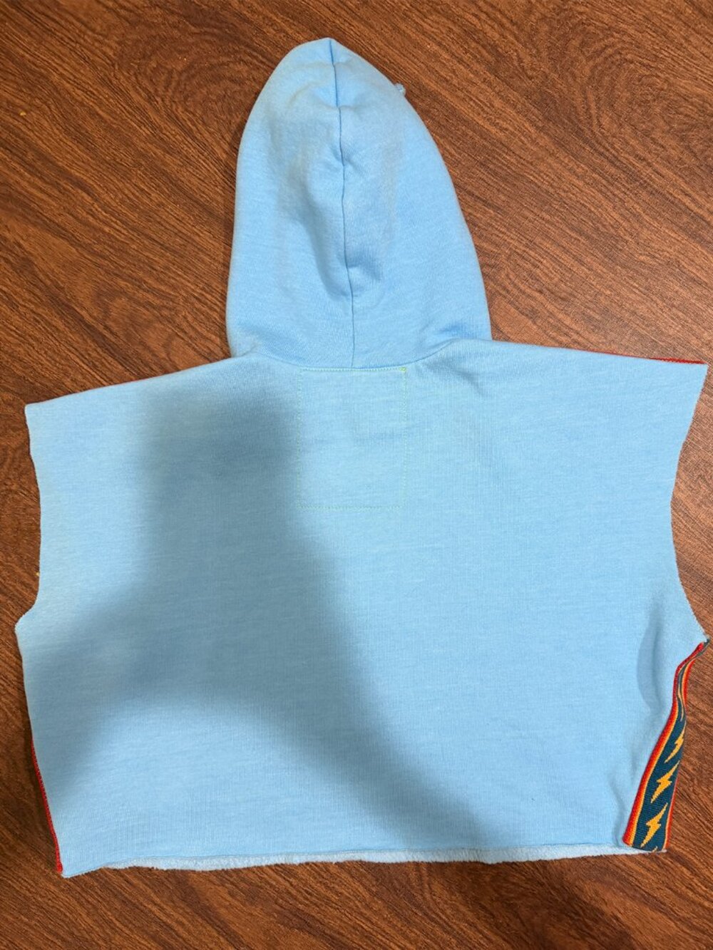 AVIATOR NATION - BOLT STRIPE SLEEVELESS RELAXED CROPPED PULLOVER HOODIE - SKY XS - Picture 9 of 12